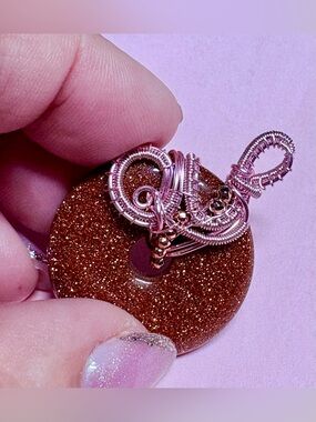 🌸Handcrafted Gold Sand donut shaped stone pink Wire-Wrapped Pendant